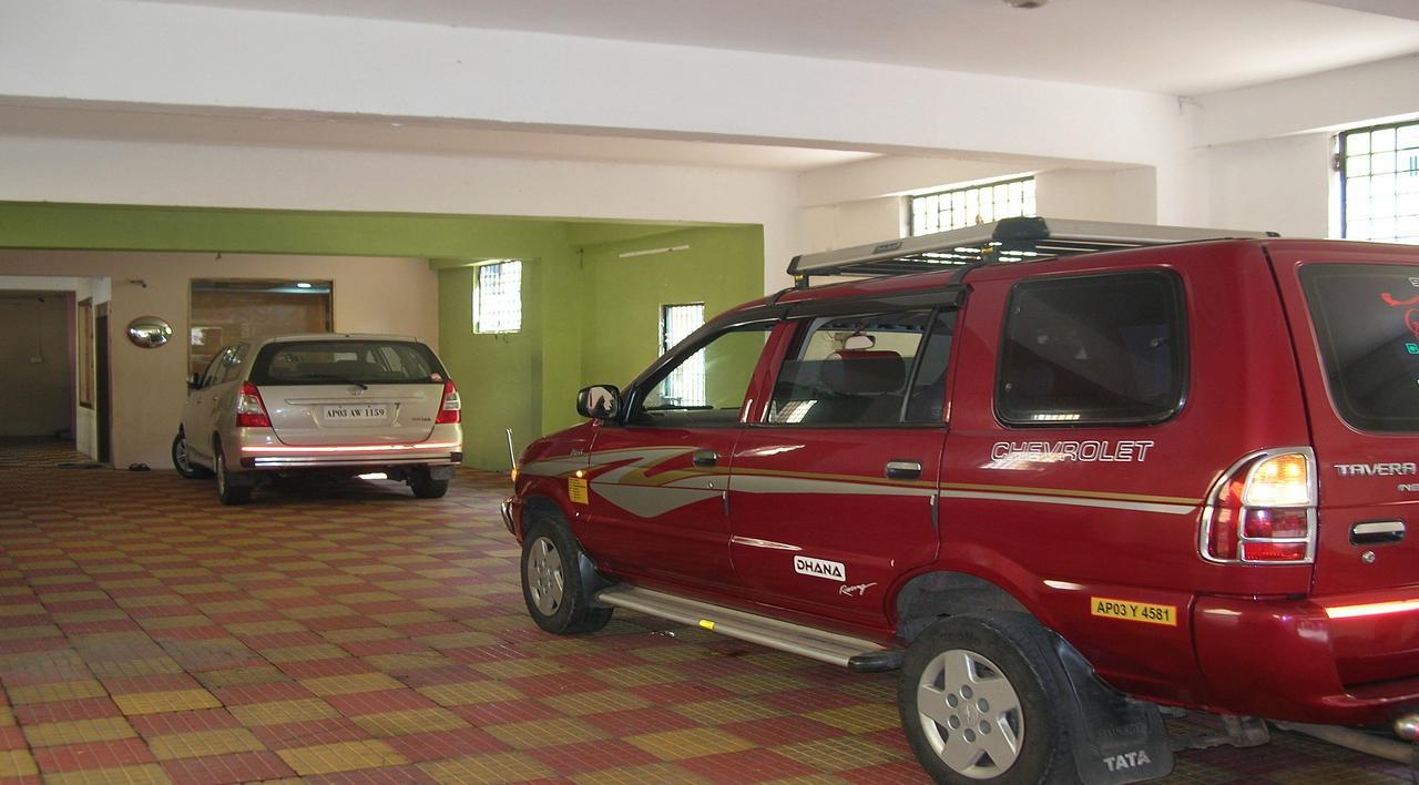 Hotel Ssb Residency à Tirupati Extérieur photo