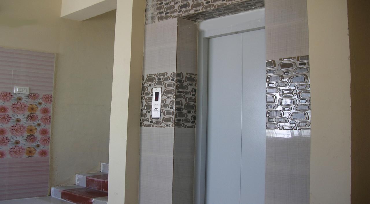 Hotel Ssb Residency à Tirupati Extérieur photo