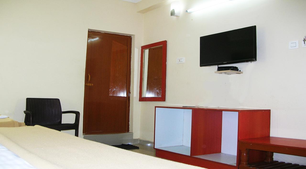 Hotel Ssb Residency à Tirupati Extérieur photo