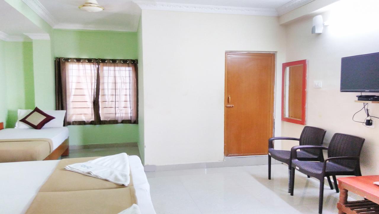 Hotel Ssb Residency à Tirupati Extérieur photo