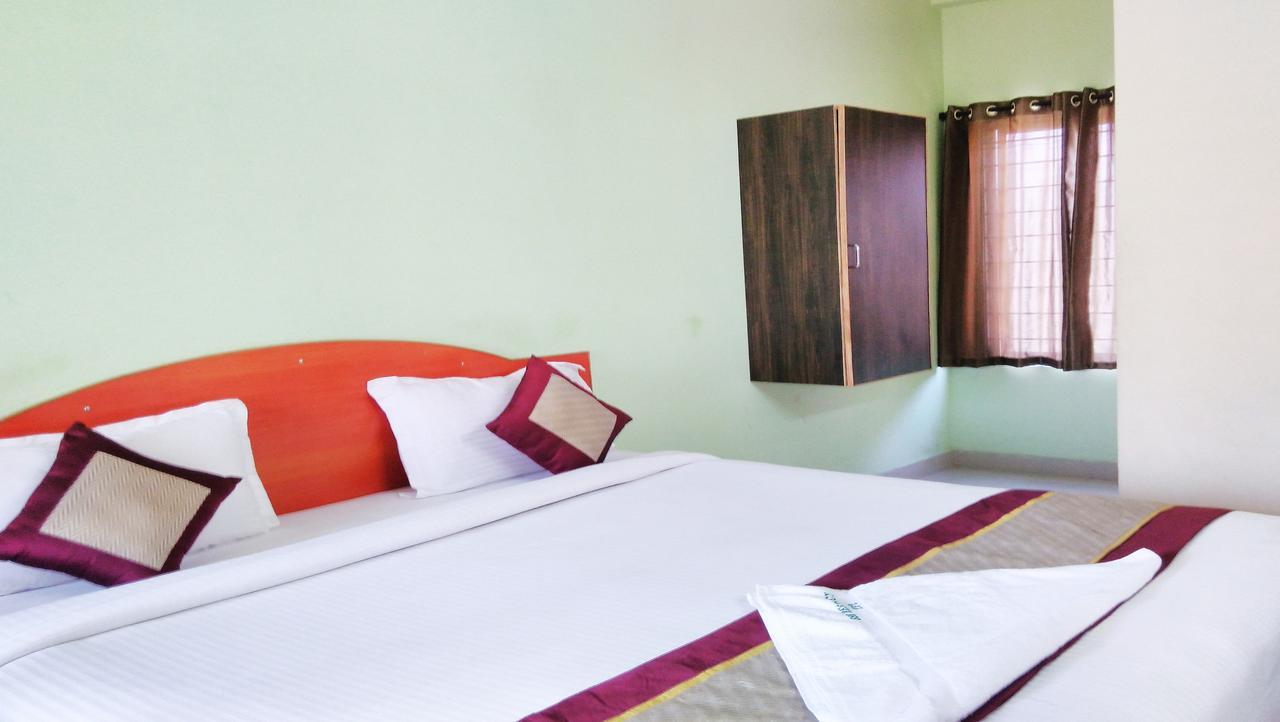 Hotel Ssb Residency à Tirupati Extérieur photo
